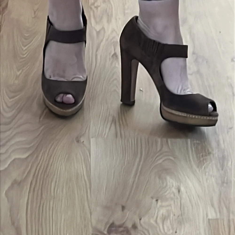 PRADA Sz 40 Brown Suede Rubber Platform Peep Toe Elastic Mary Jane 3.5” Heels